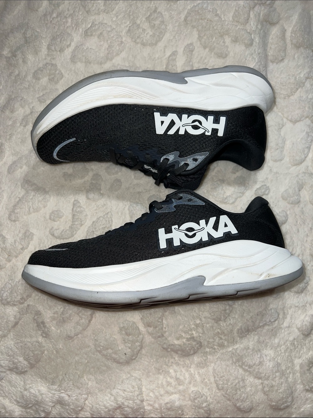 Hoka One One Women’s Black/White W Rincon 4 Performance Running Shoes Size 7.5 B